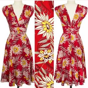 Trashy Diva Size 8 Red Waterlilies